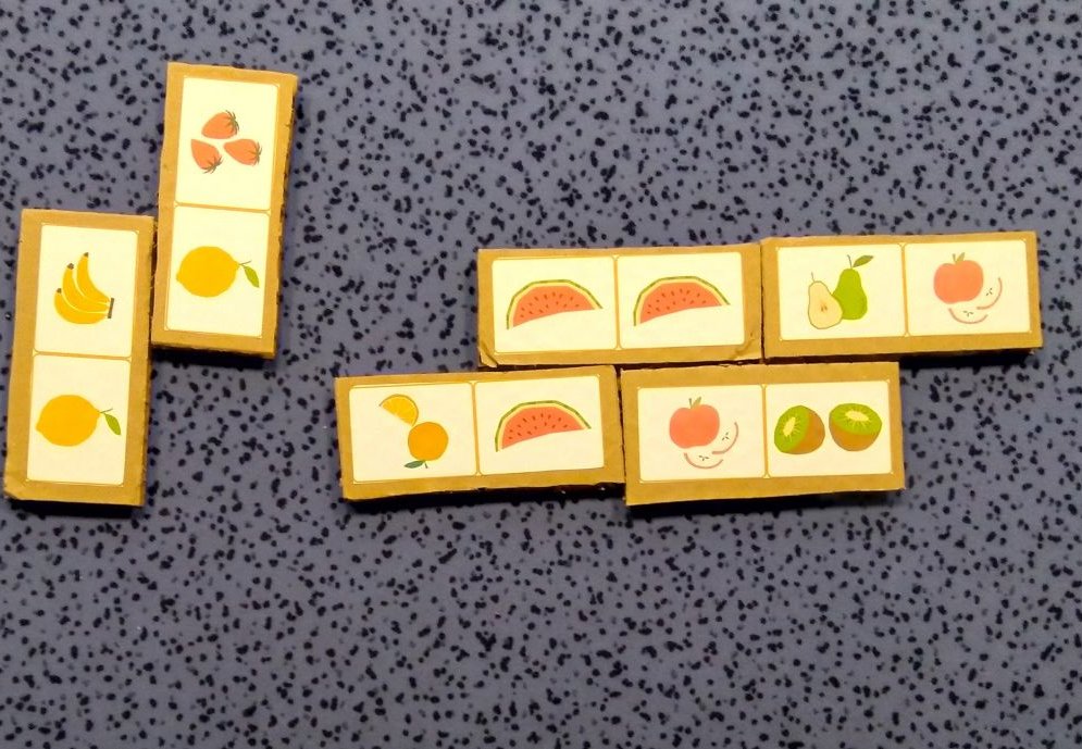 Sensory education with food domino